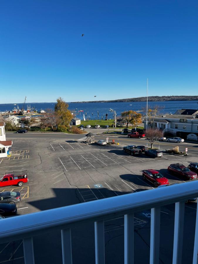 Trade Winds On The Bay Aparthotel Rockland Exterior photo