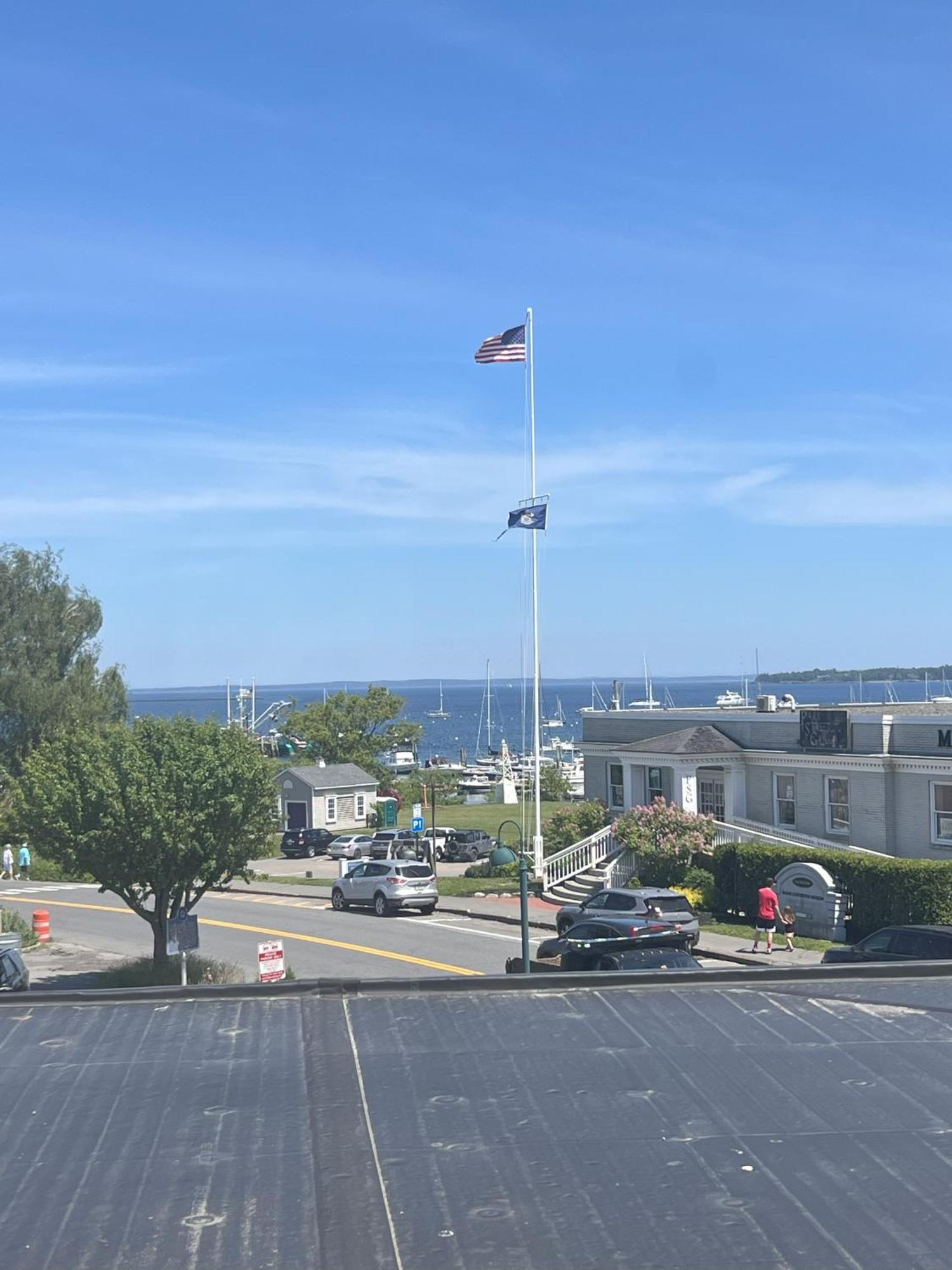 Trade Winds On The Bay Aparthotel Rockland Exterior photo
