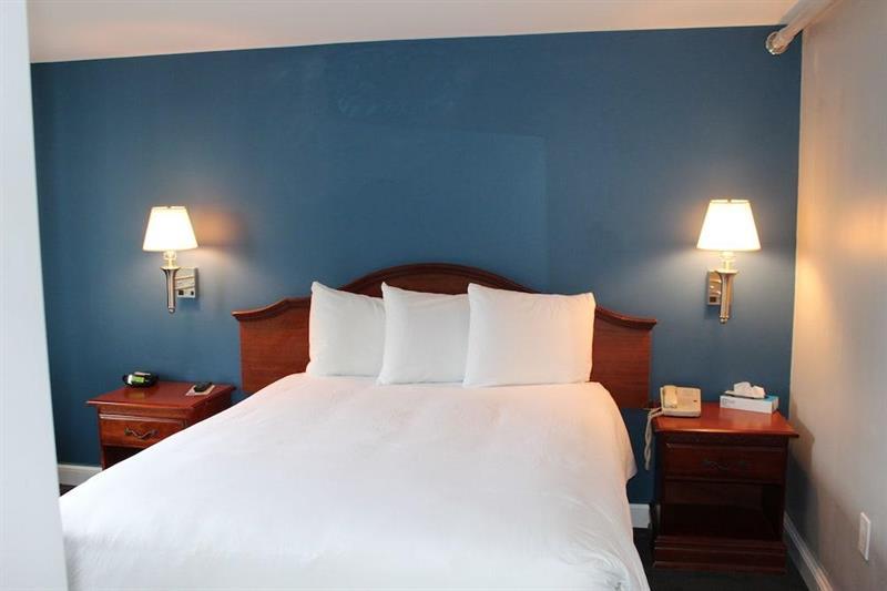 Trade Winds On The Bay Aparthotel Rockland Exterior photo